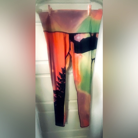 #276 Teeki NWOT large very beautiful outdoor inspired print. Soft stretchy - Picture 1 of 3